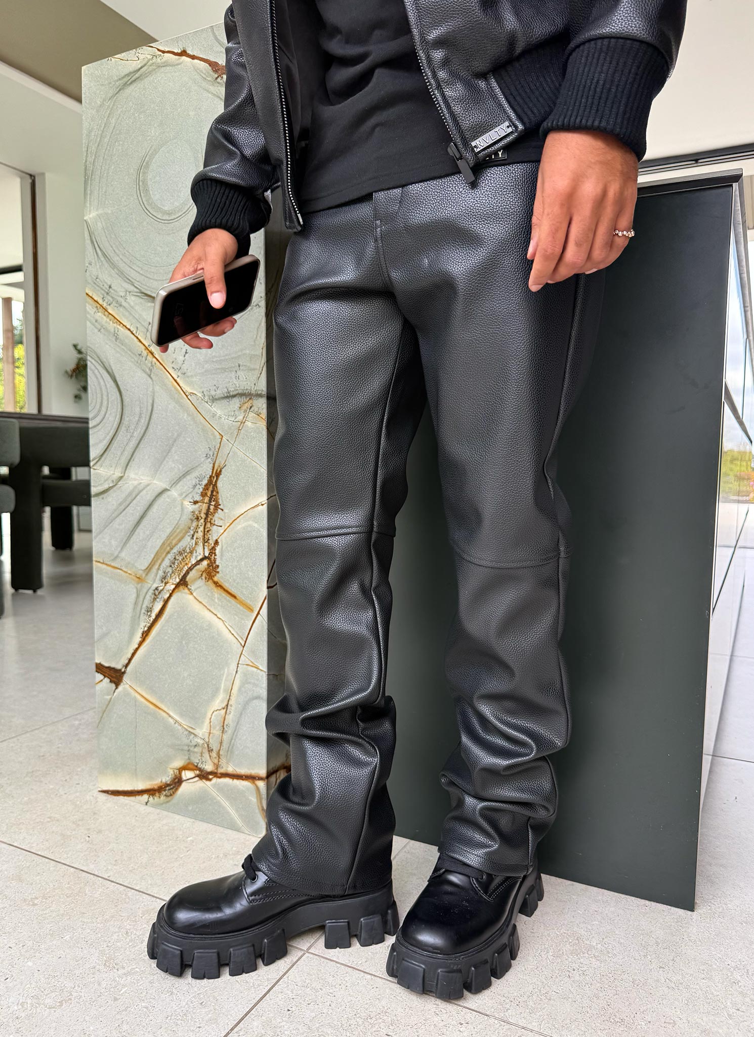 Heavyweight Grained Leather Pants - Black - Image 2