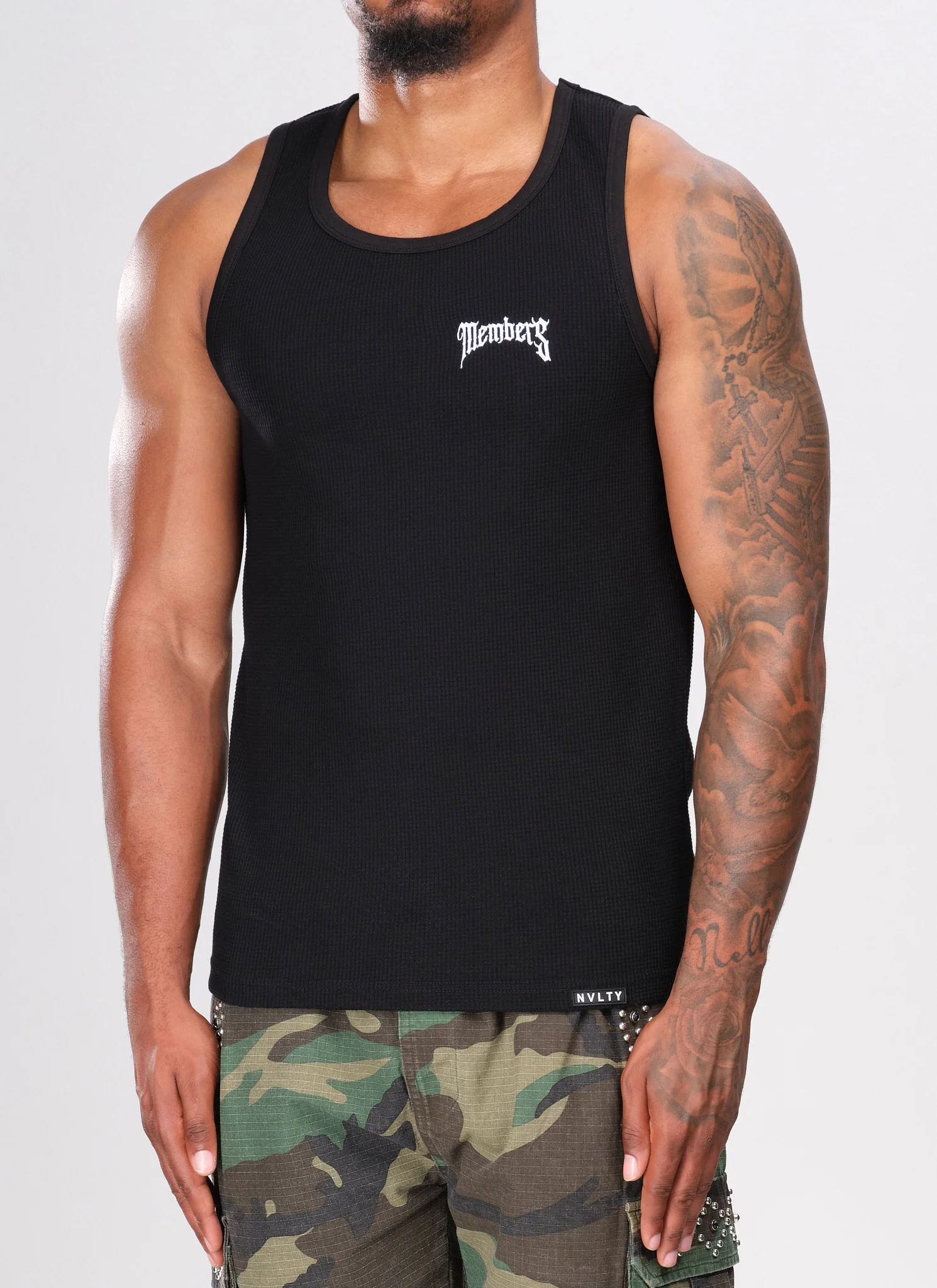 Members Arc Vest - Black - Image 2