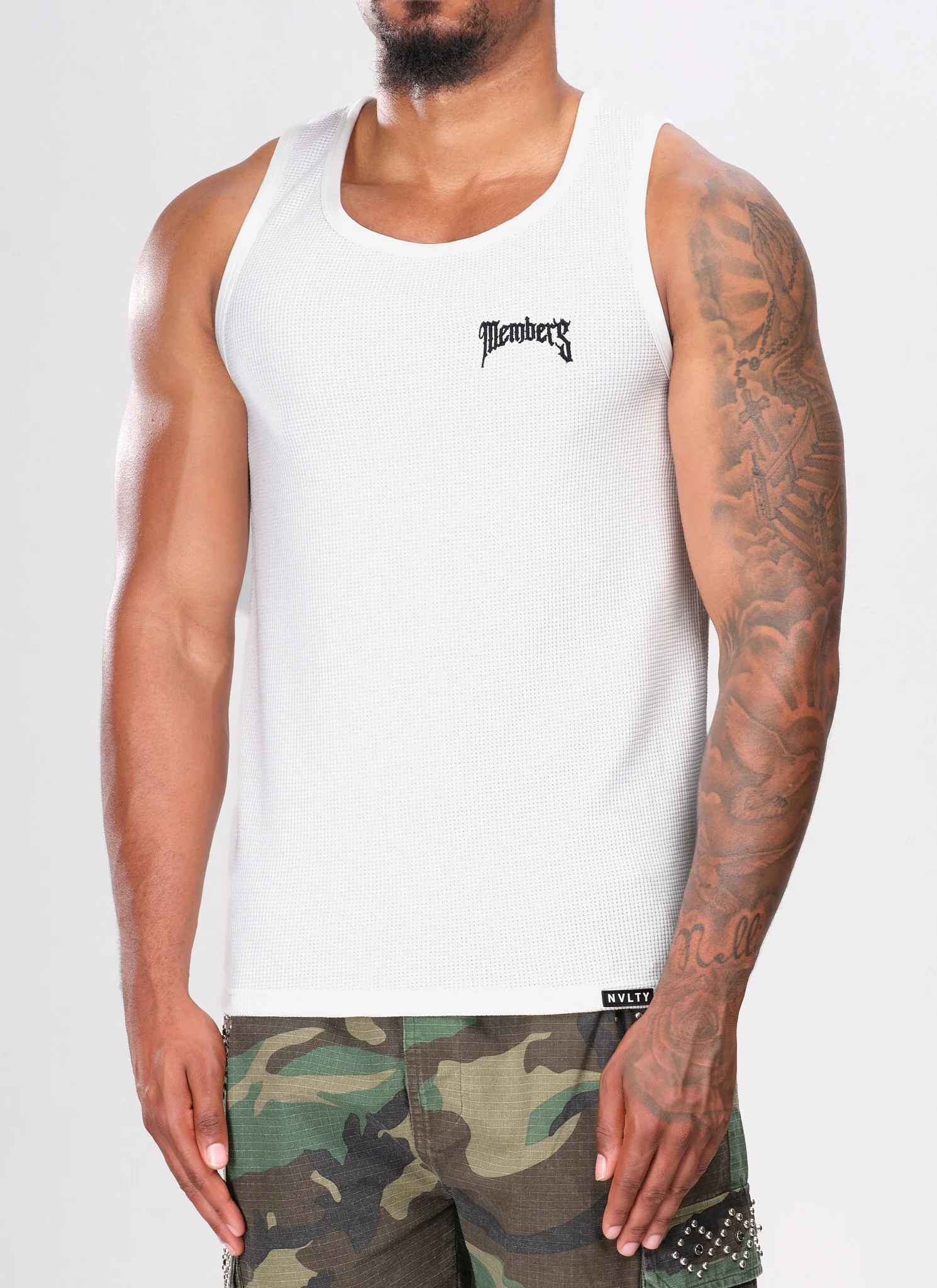 Members Arc Vest - White - Image 2